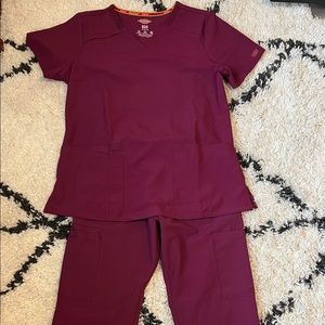 Dickies Essentials Scrub Set